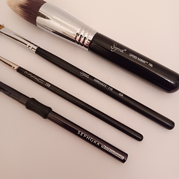 Lot of 4 Professional Makeup Brushes - Picture 3 of 4